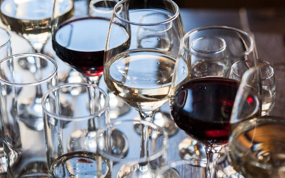 The Geometry of Crystal Goblets and Bowl Profiles