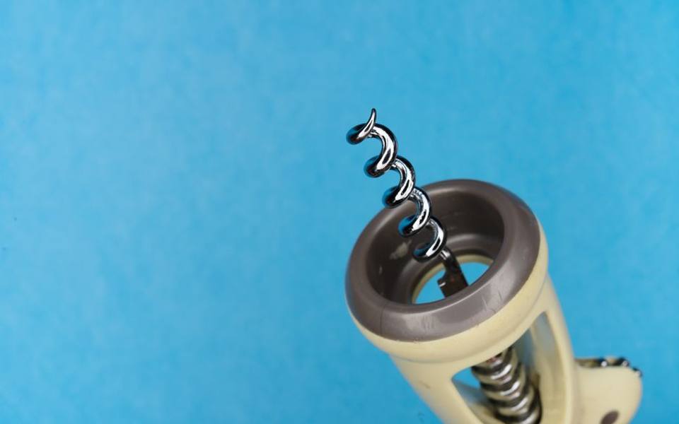 Automatic and Electric Cork Openers for Effortless Service