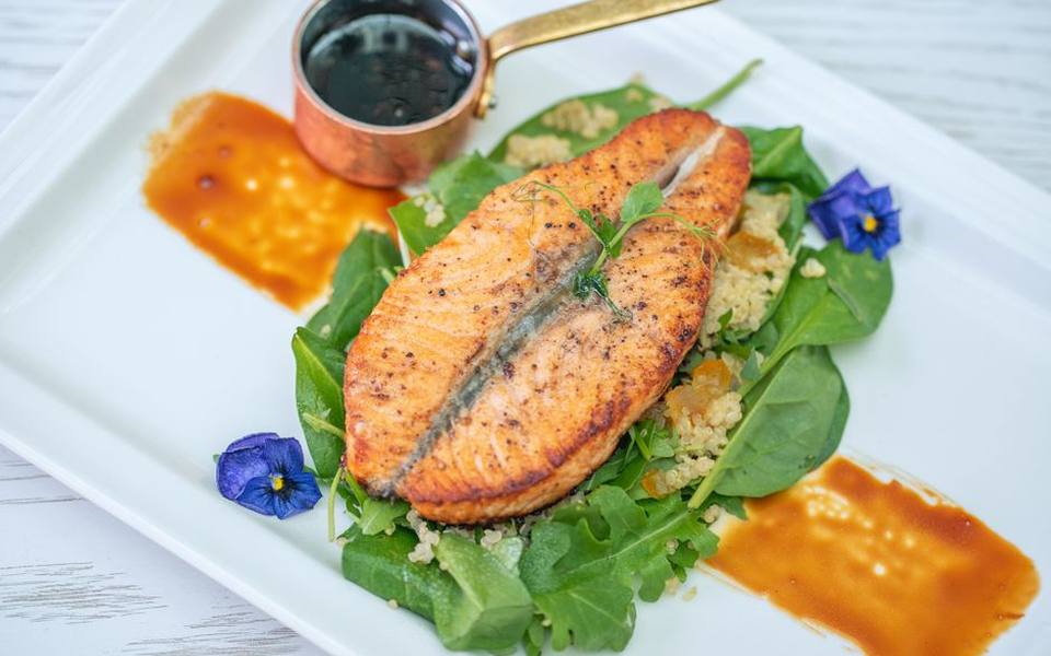 Selecting the Best Wines to Go with Salmon