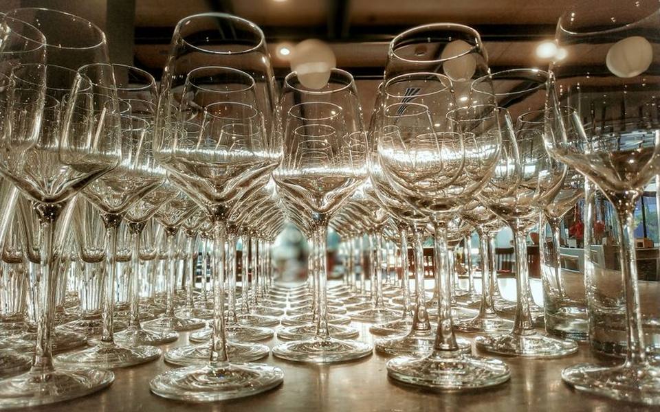 Modern Glamour: Swarovski Crystal Barware