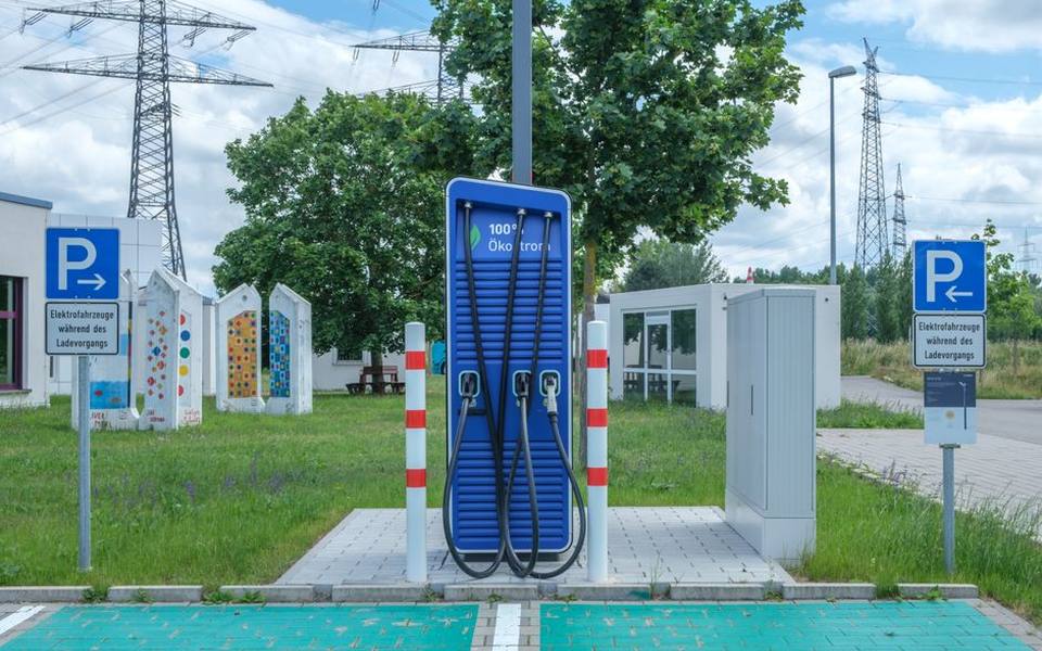 Electric vehicle charging while visiting wine country