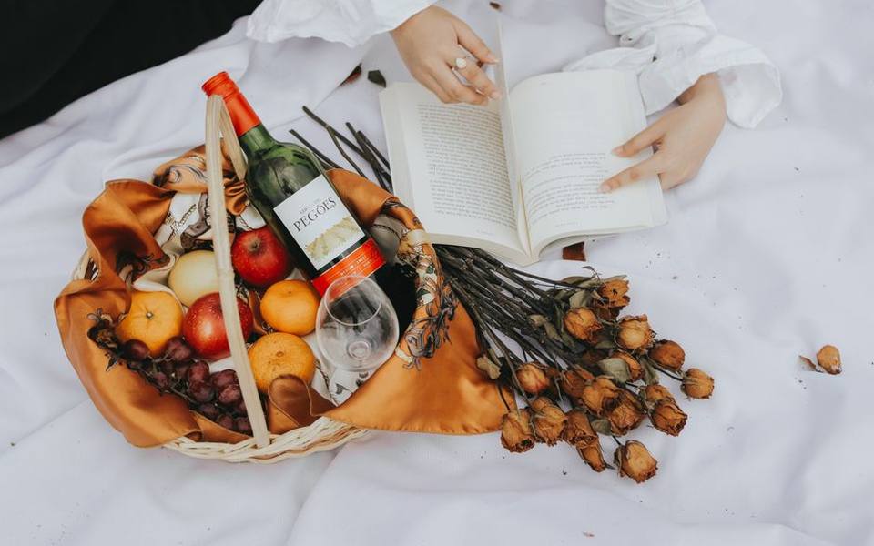 Curating Balanced Wine Gift Baskets