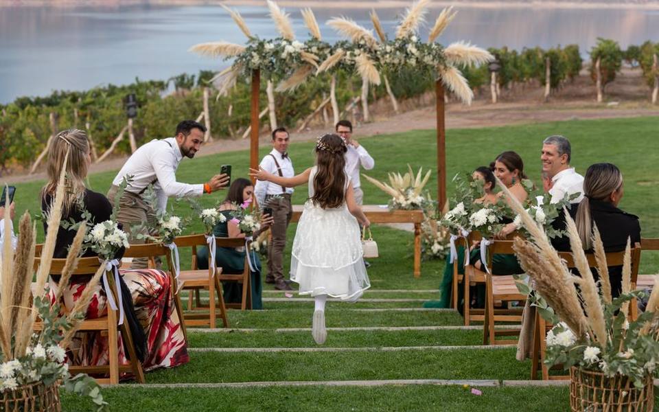 Guest Etiquette, Attire, and Transportation Protocols